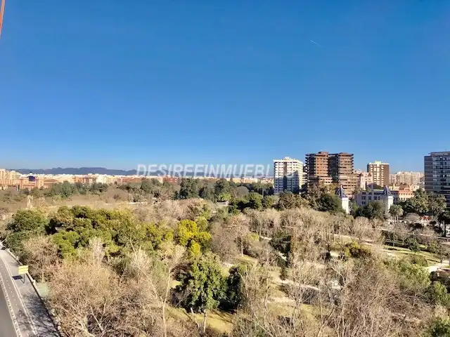 Vista exterior de Piso de alquiler en Valencia con Aire acondicionado, Calefacción y Parquet