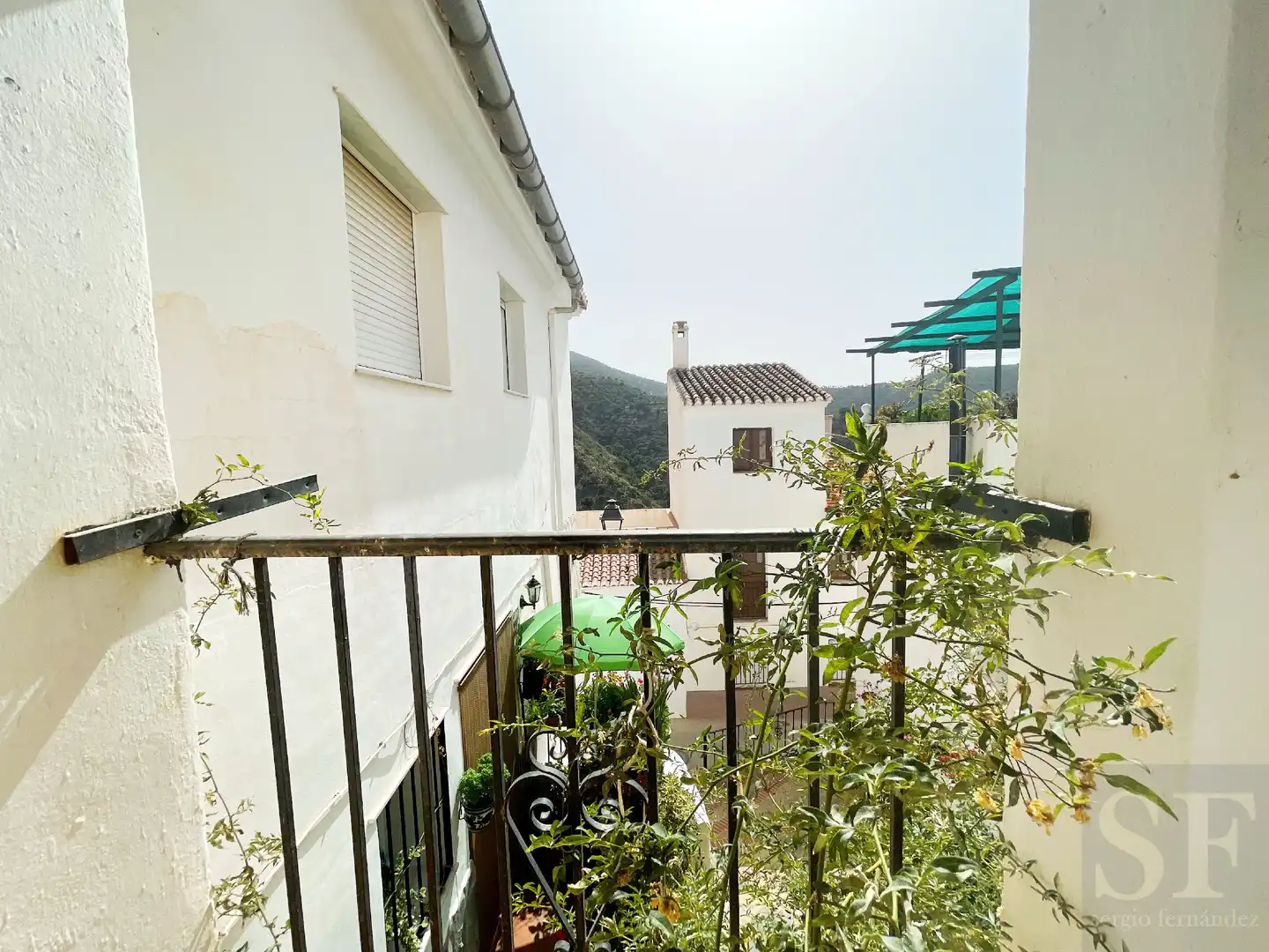 Außenansicht von Einfamilien-Reihenhaus zum Verkauf in Sedella