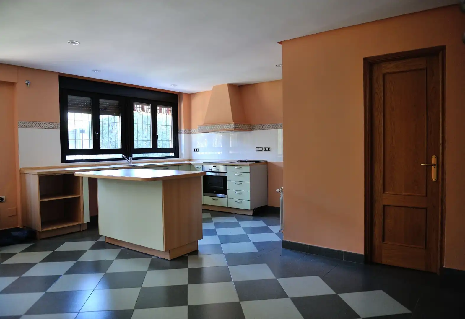 Cocina de Casa o chalet en venta en Aranjuez con Aire acondicionado, Calefacción y Jardín privado