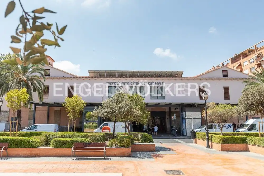 Außenansicht von Wohnung zum Verkauf in Valencia mit Klimaanlage, Heizung und Abstellraum
