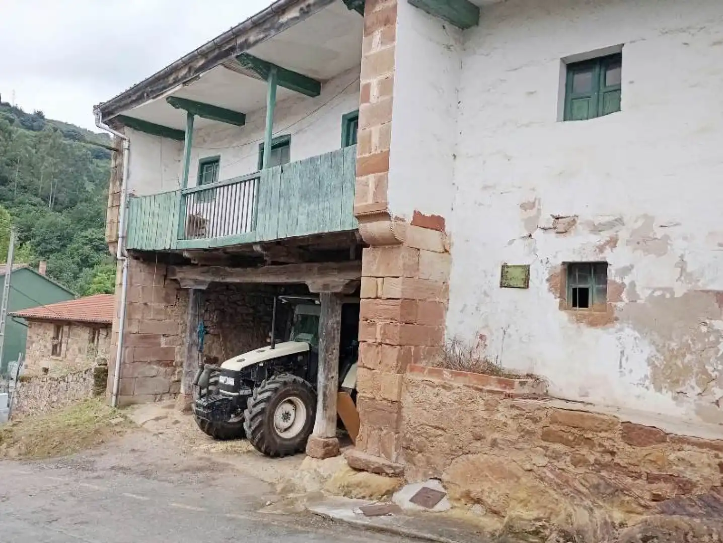 Vista exterior de Casa o xalet en venda en Cartes amb Jardí privat, Traster i Balcó