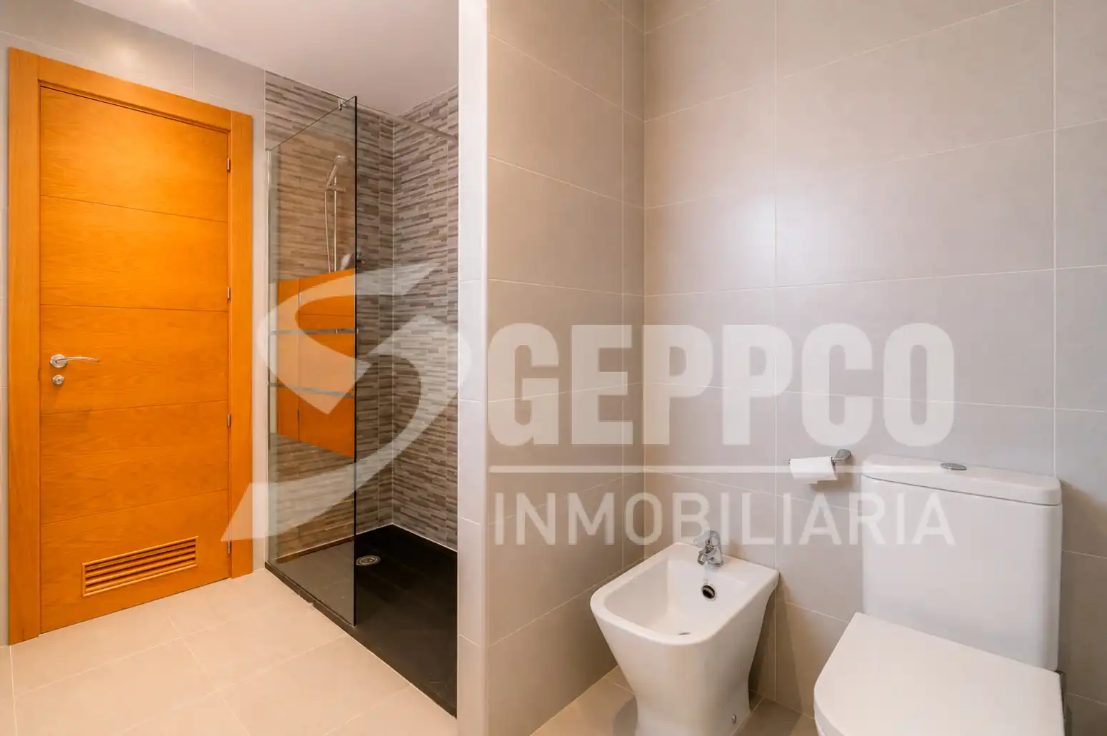 Baño de Casa adosada en venta en Alcalá de Henares con Calefacción, Terraza y Piscina comunitaria