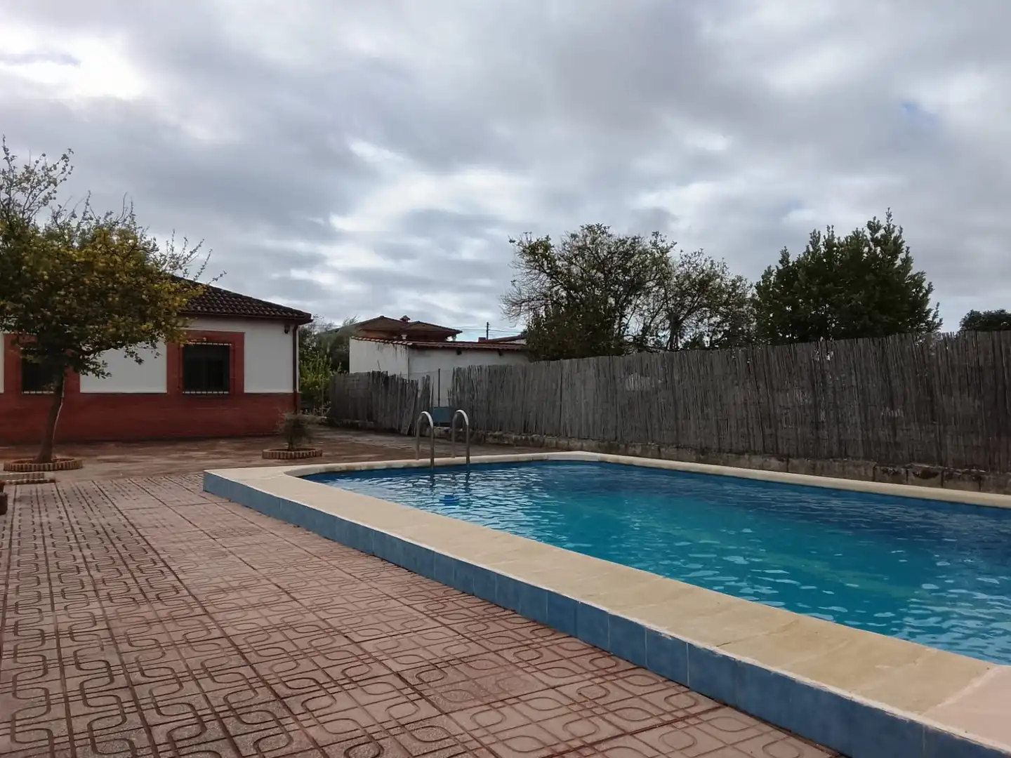Piscina de Finca rústica en venda en Córdoba amb Aire condicionat, Calefacció i Jardí privat