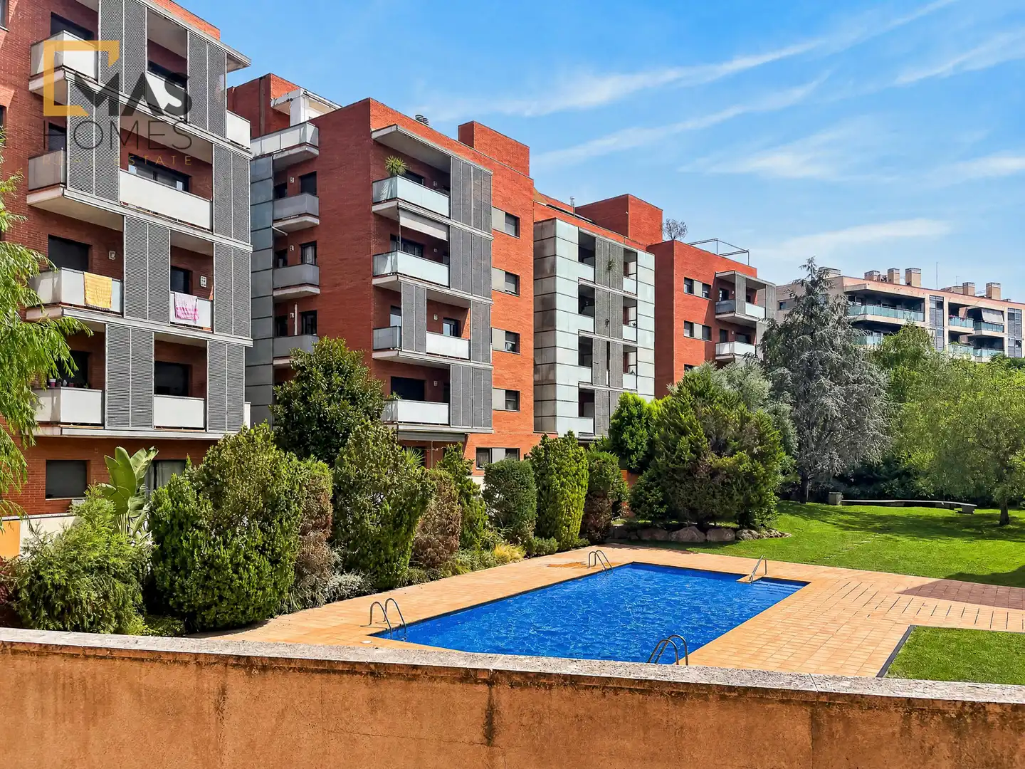 Piscina de Pis en venda en Sant Cugat del Vallès amb Calefacció, Jardí privat i Parquet