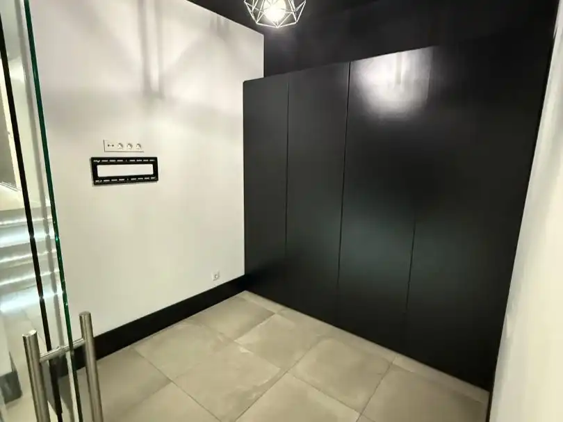 Office for rent in Madrid  with Air Conditioner