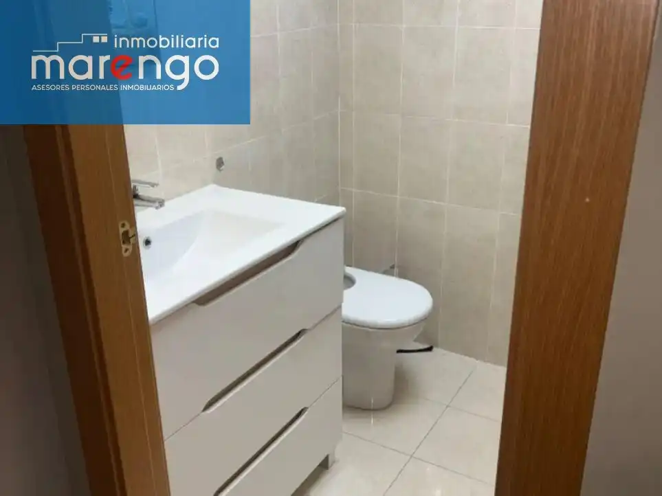 Bathroom of Flat for sale in Piscinas