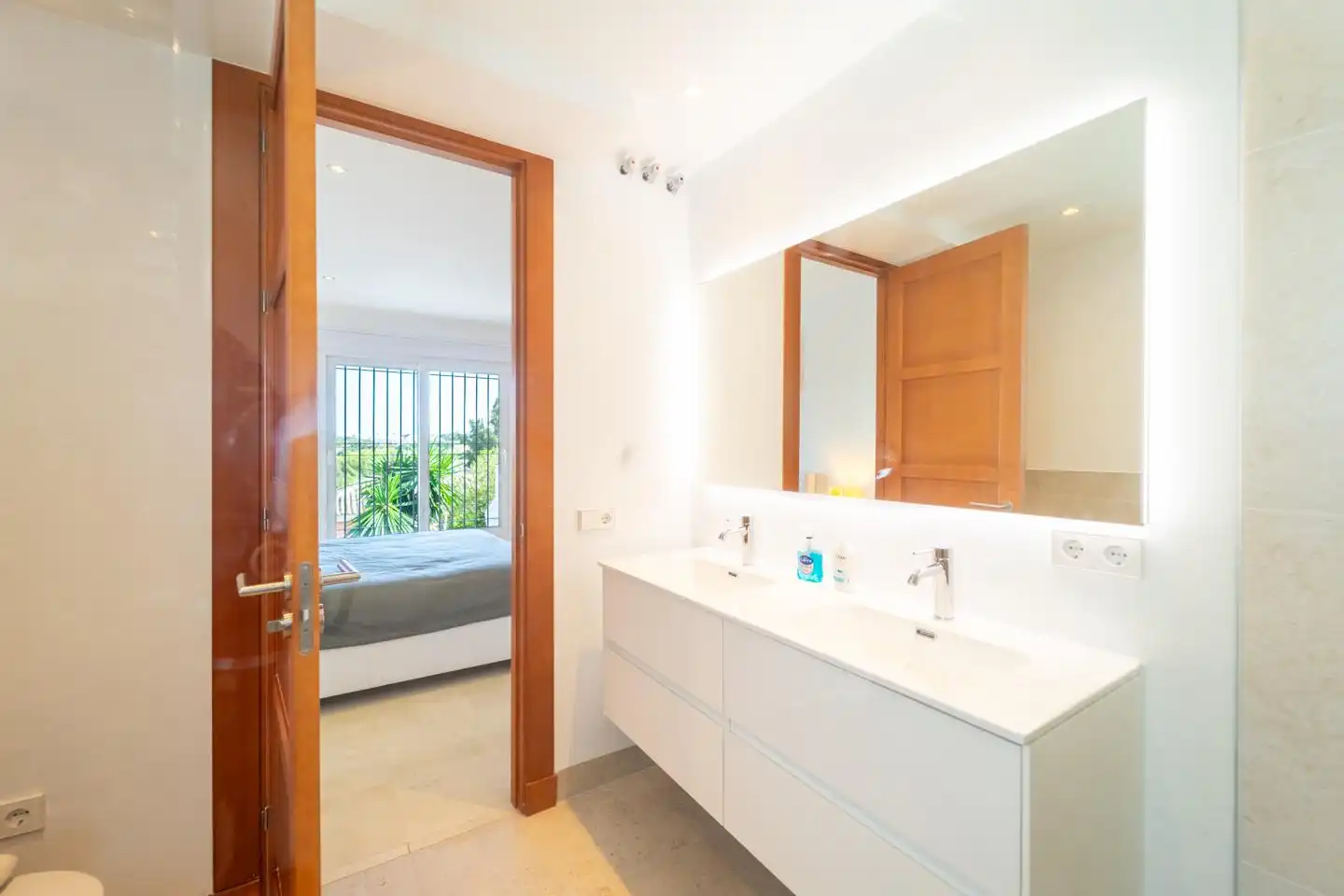 Bany de Casa o xalet en venda en Sotogrande amb Aire condicionat, Jardí privat i Terrassa