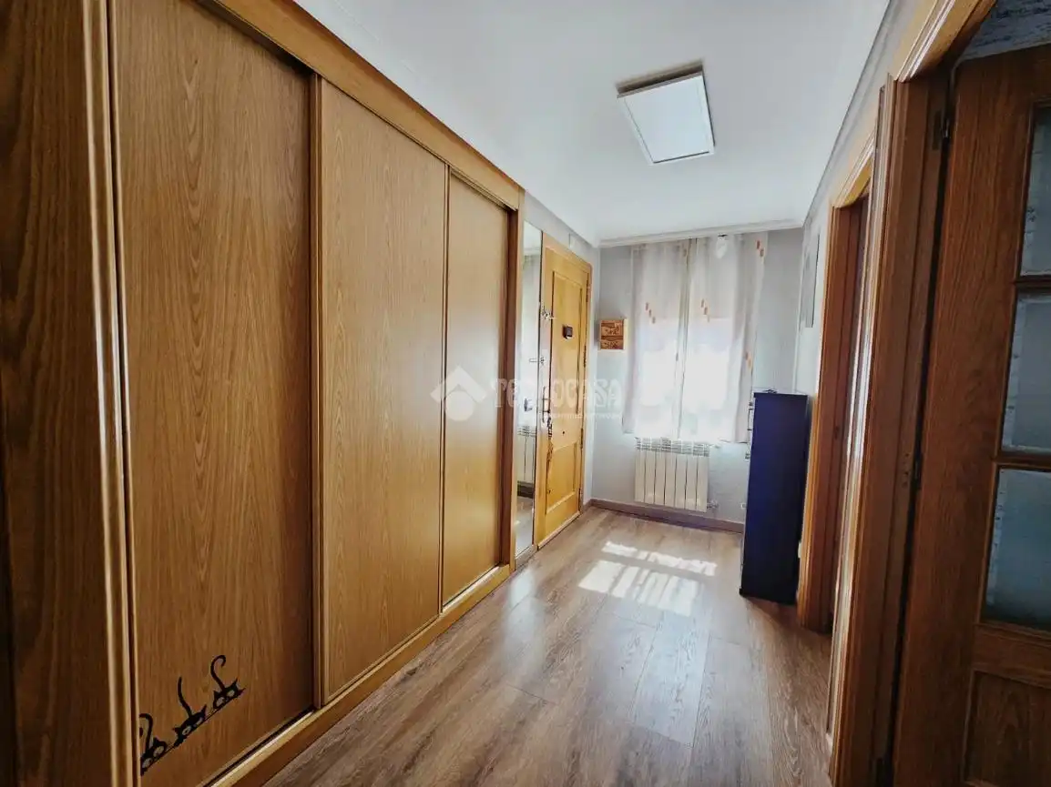 Schlafzimmer von Dachboden zum Verkauf in Parla mit Klimaanlage, Heizung und Terrasse