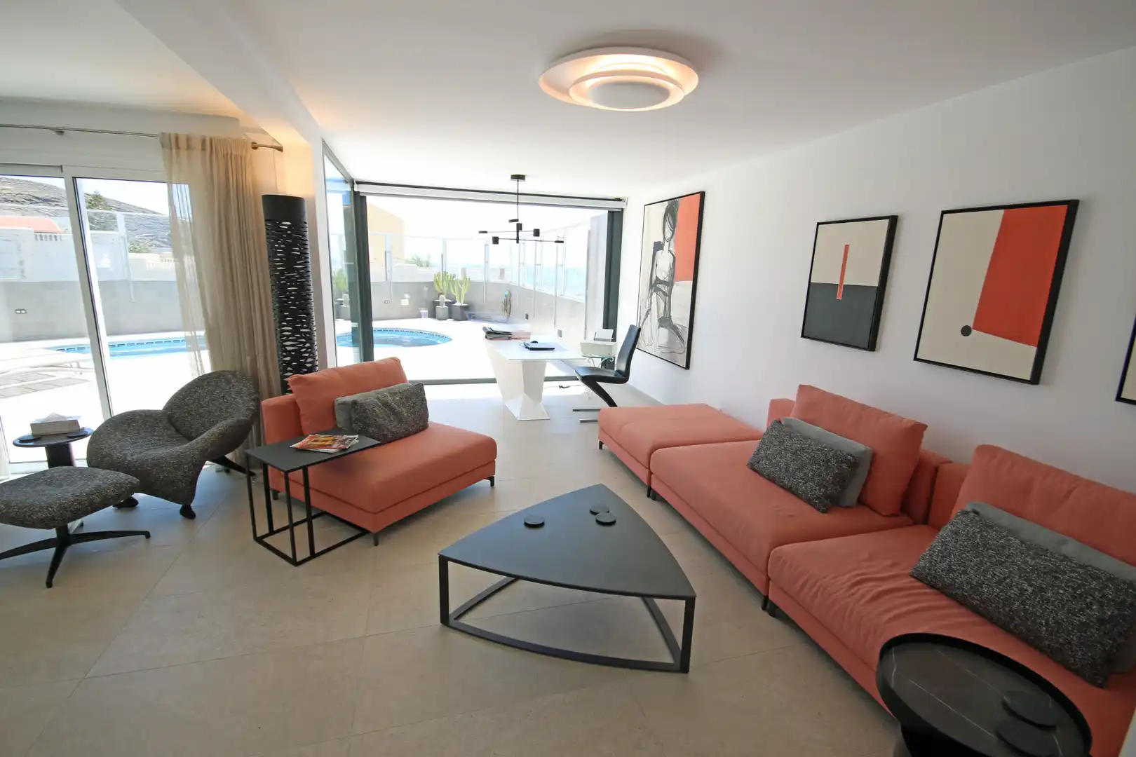 Living room of Detached homes for sale in Granadilla de Abona  with Air Conditioner, Private garden and Swimming Pool