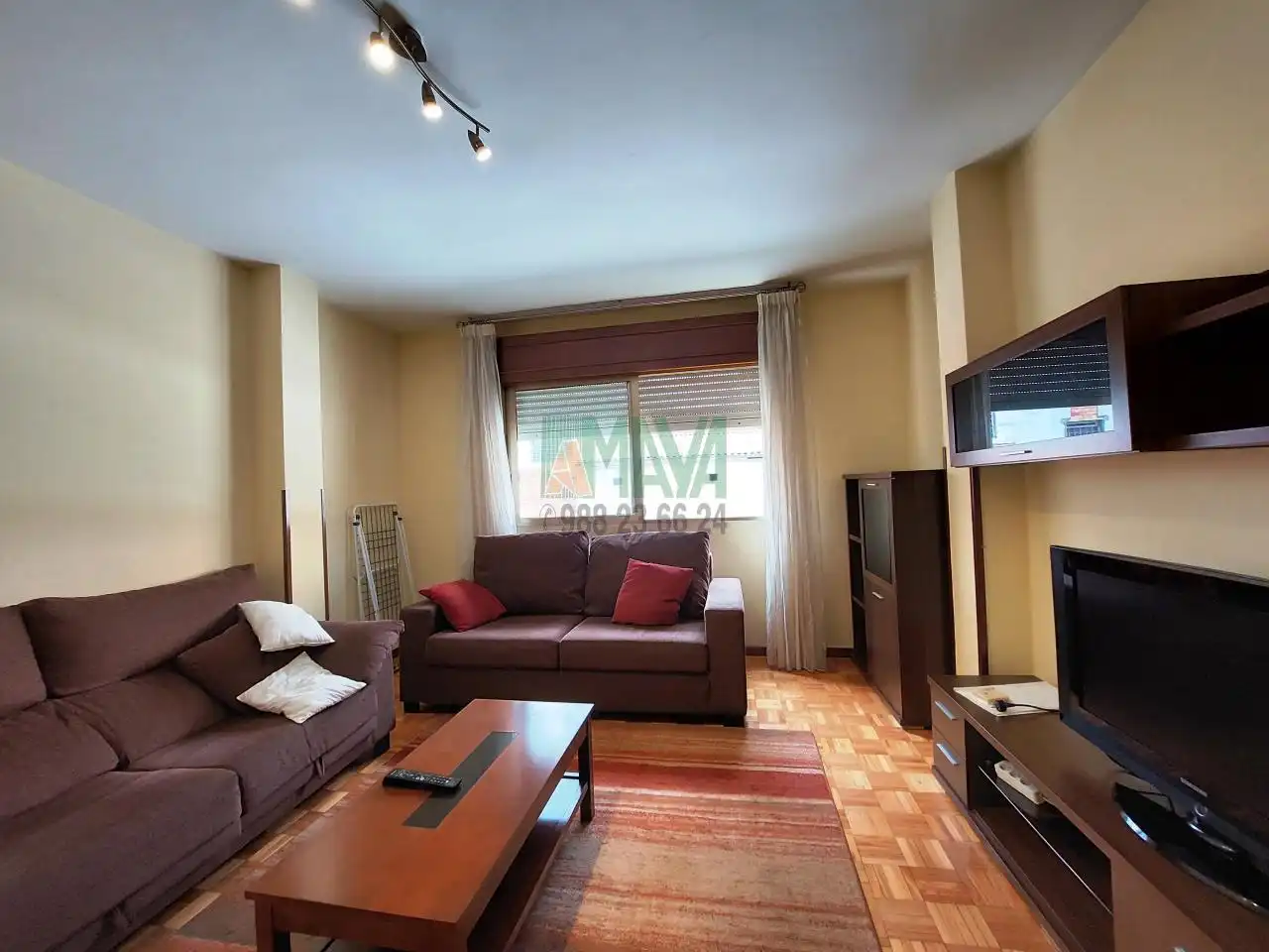 Living room of Apartments for rent in Ourense Capital   with Heating, Parquet flooring and Storage room