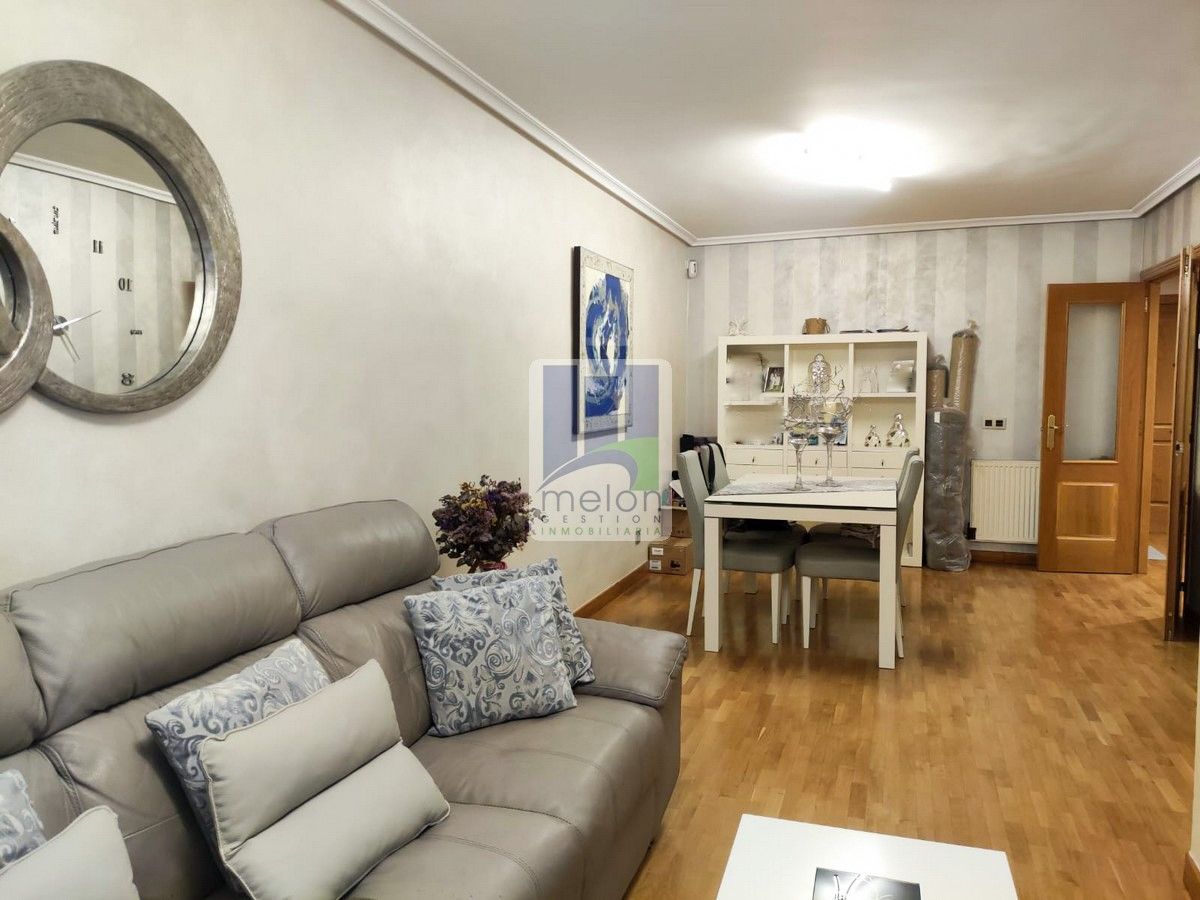 Living room of Flat for sale in Burgos Capital  with Storage room