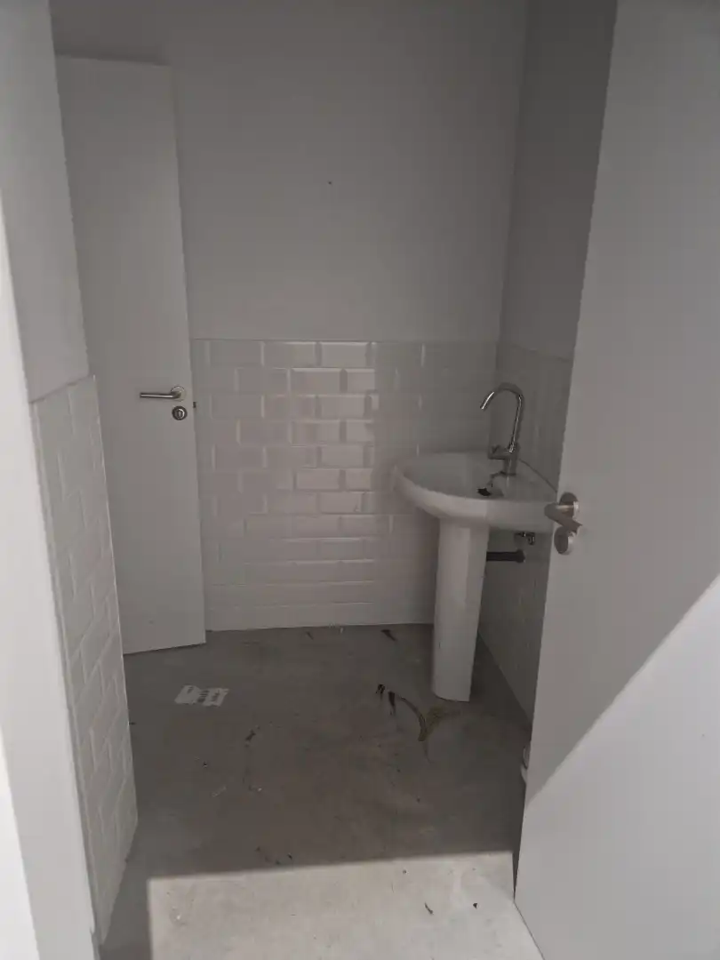 Bathroom of Commercial properties for rent in A Coruña Capital 