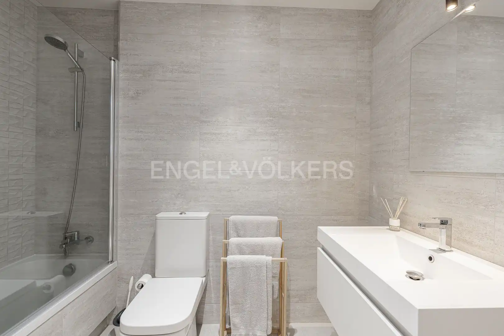 Bany de Apartament de lloguer en Boadilla del Monte amb Aire condicionat, Calefacció i Jardí privat