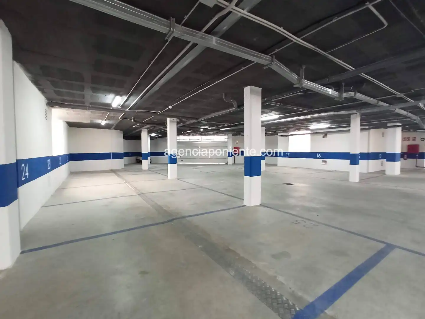 Parking de Piso de alquiler en Benidorm con Aire acondicionado, Calefacción y Terraza