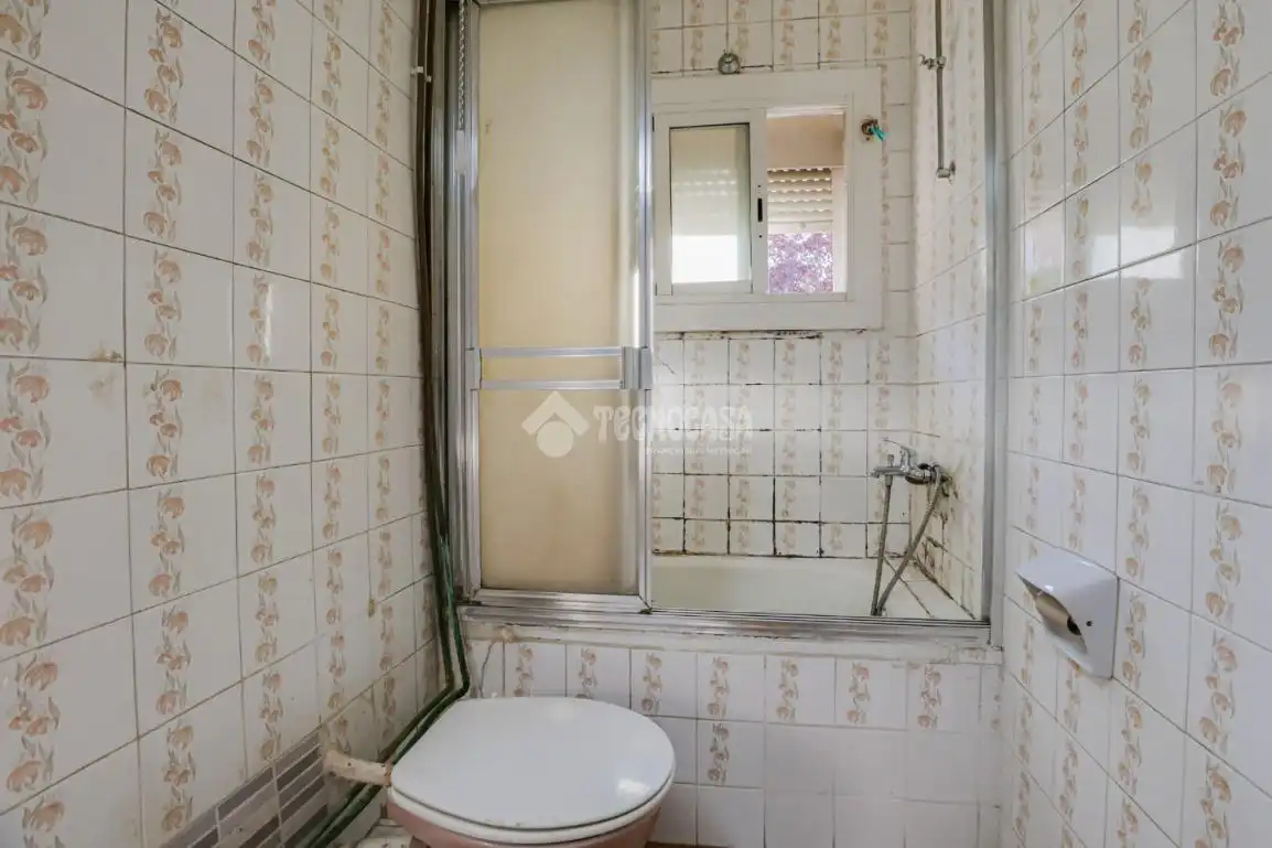 Baño de Piso en venta en Montcada i Reixac con Balcón