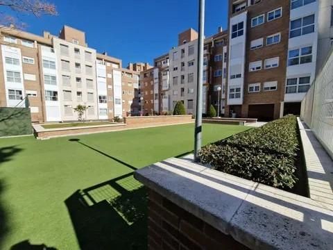 Exterior view of Planta baja for sale in  Madrid Capital