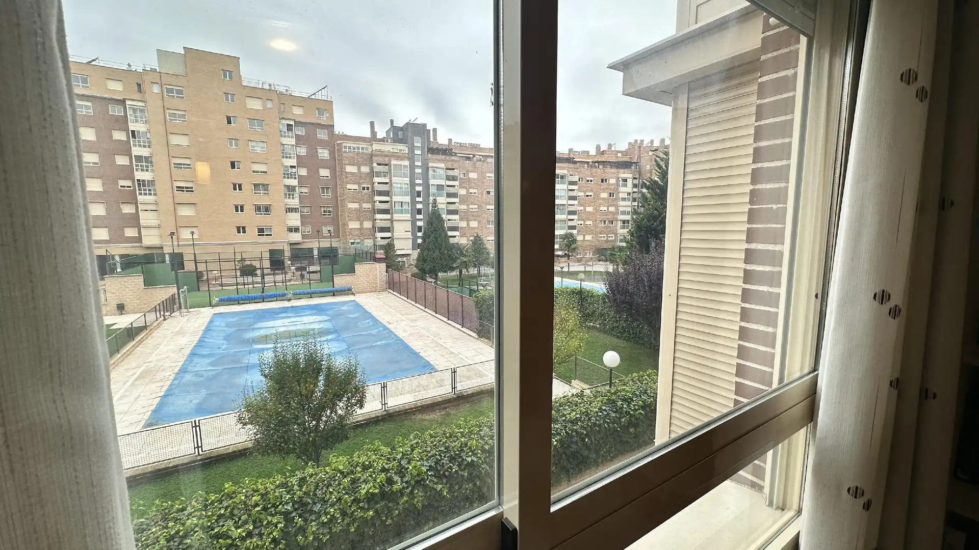 Dormitori de Apartament en venda en Madrid amb Aire condicionat, Calefacció i Jardí privat