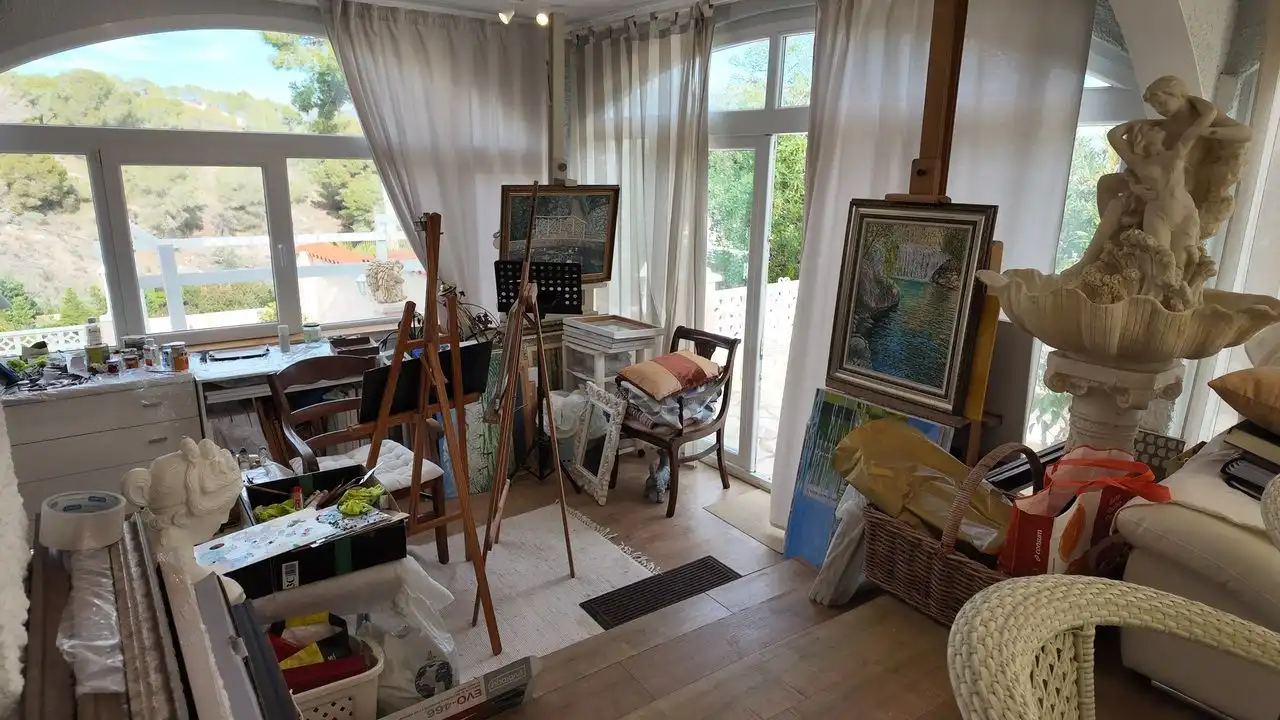 Sala de estar de Casa o chalet en venta en L'Alfàs del Pi con Aire acondicionado, Calefacción y Jardín privado