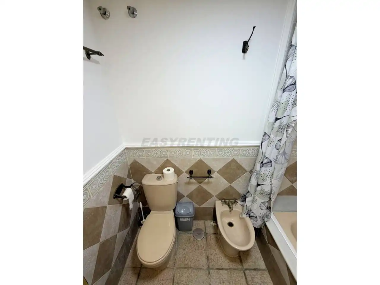 Bathroom of Flat for sale in La Alcaidesa  with Terrace and Furnished