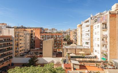 Vista exterior de Apartament en venda en  Barcelona Capital amb Aire condicionat, Terrassa i Balcó