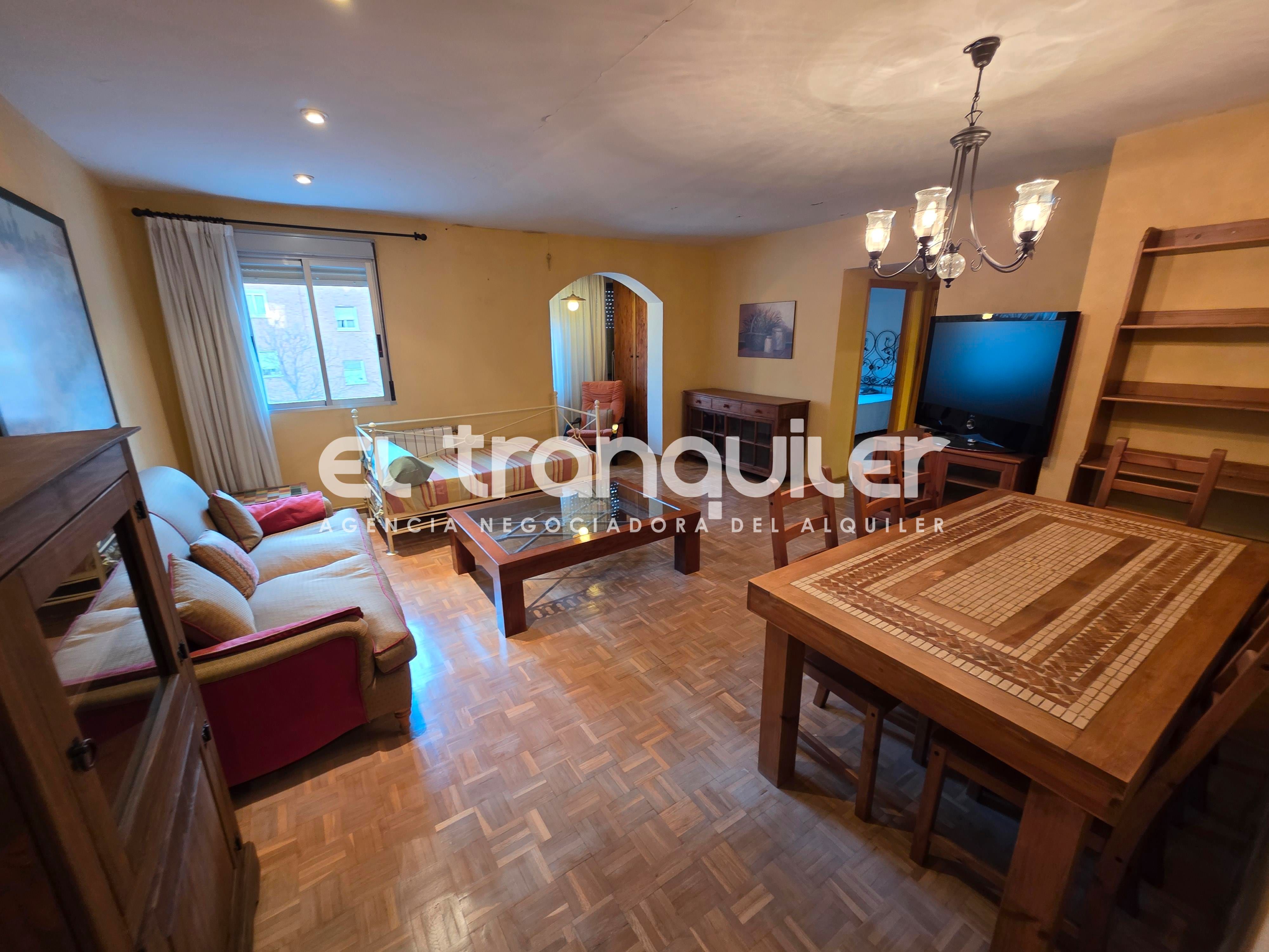 Living room of Flat for rent in  Madrid Capital  with Parquet flooring, Furnished and Washing machine