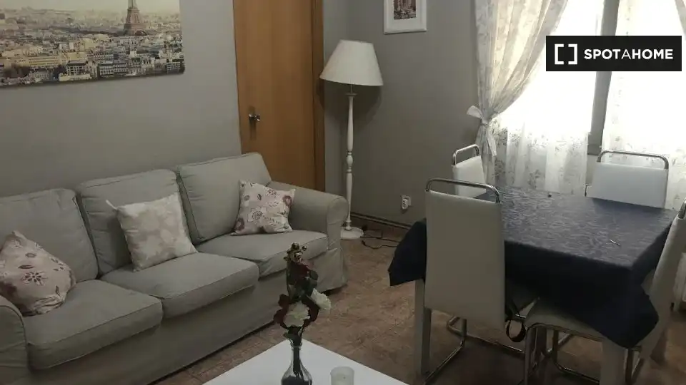 Habitació a Sant Martí de Provençals