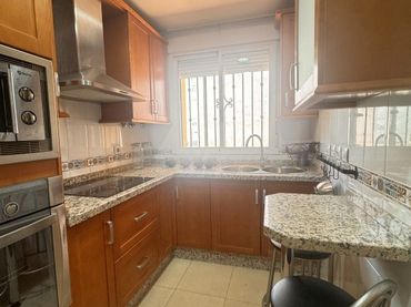 Flat with balcony for sale in Calle Pintor Juan Gris