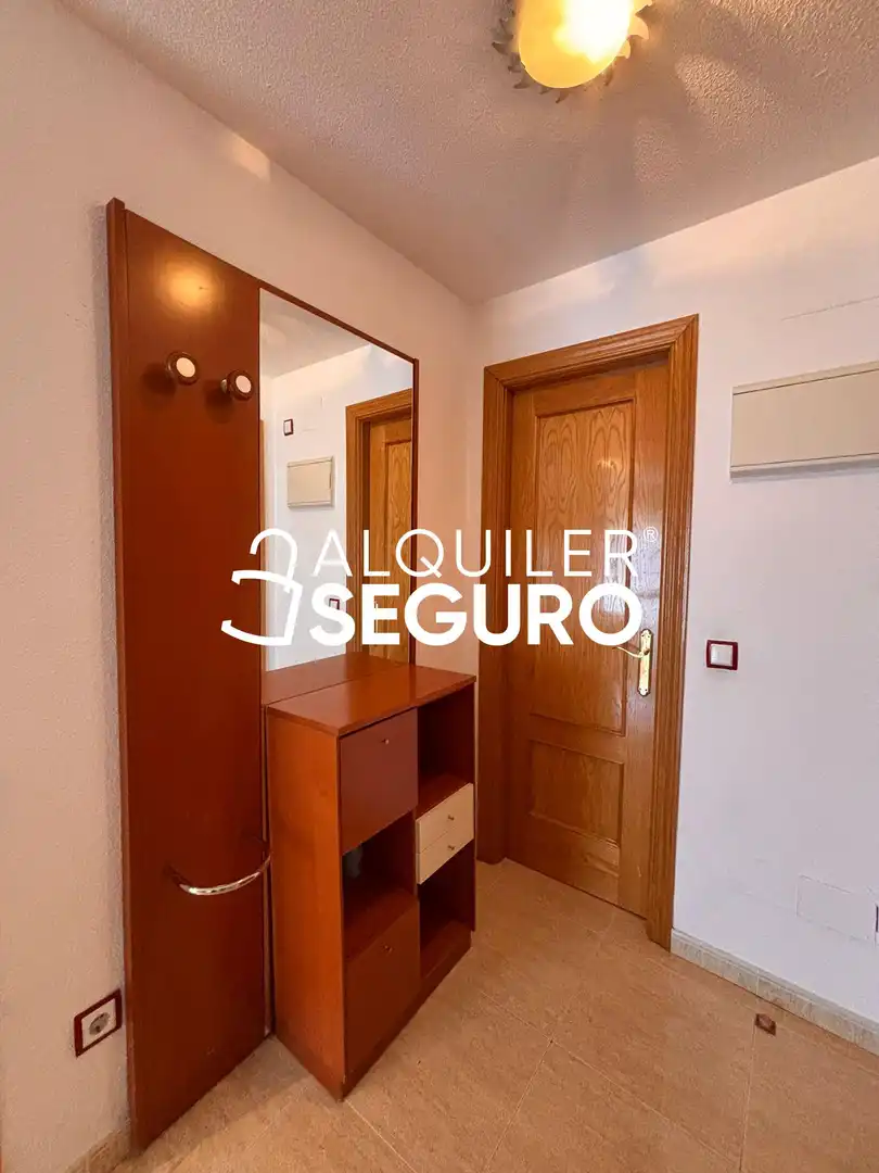 Schlafzimmer von Wohnung zur Miete in Madrid mit Klimaanlage, Heizung und Möbliert