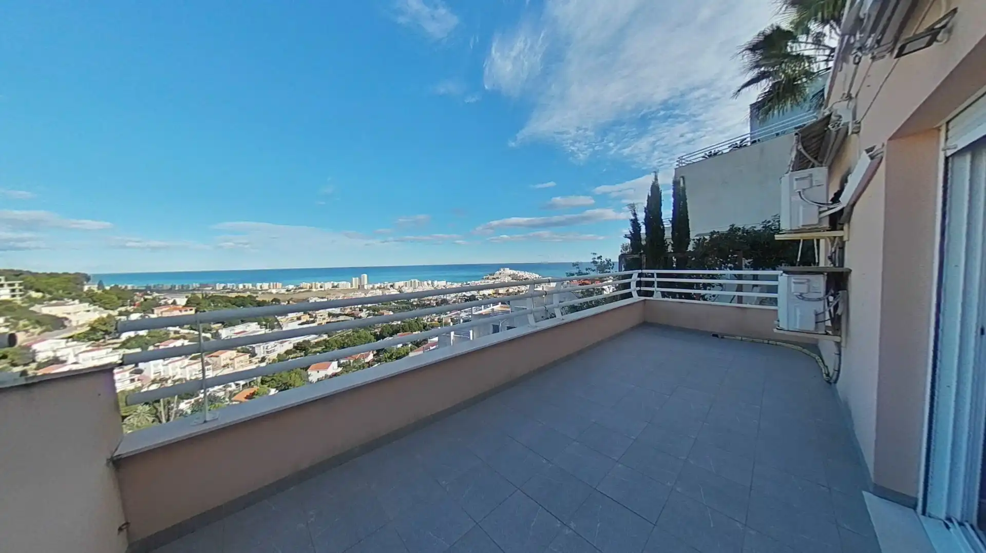Vista exterior de Apartamento en venta en Peñíscola / Peníscola con Aire acondicionado, Terraza y Alarma