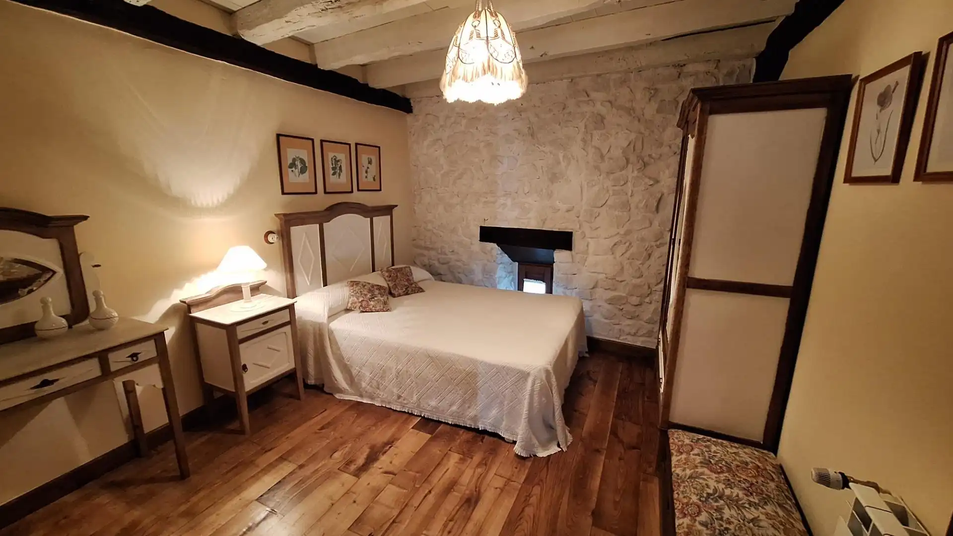 Habitación de Casa o chalet en venta en Camaleño con Calefacción, Trastero y Balcón