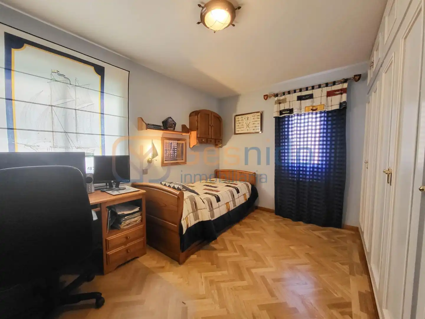 Habitación de Casa adosada en venta en Segovia con Calefacción, Parquet y Trastero
