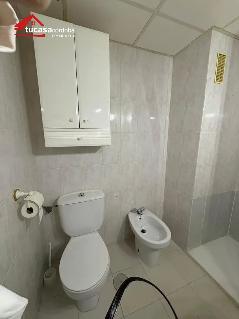 Bany de Pis en venda en Córdoba amb Aire condicionat i Terrassa
