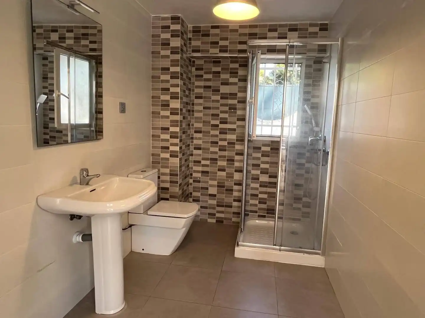 Baño de Casa o chalet en venta en Elche / Elx con Aire acondicionado, Jardín privado y Trastero