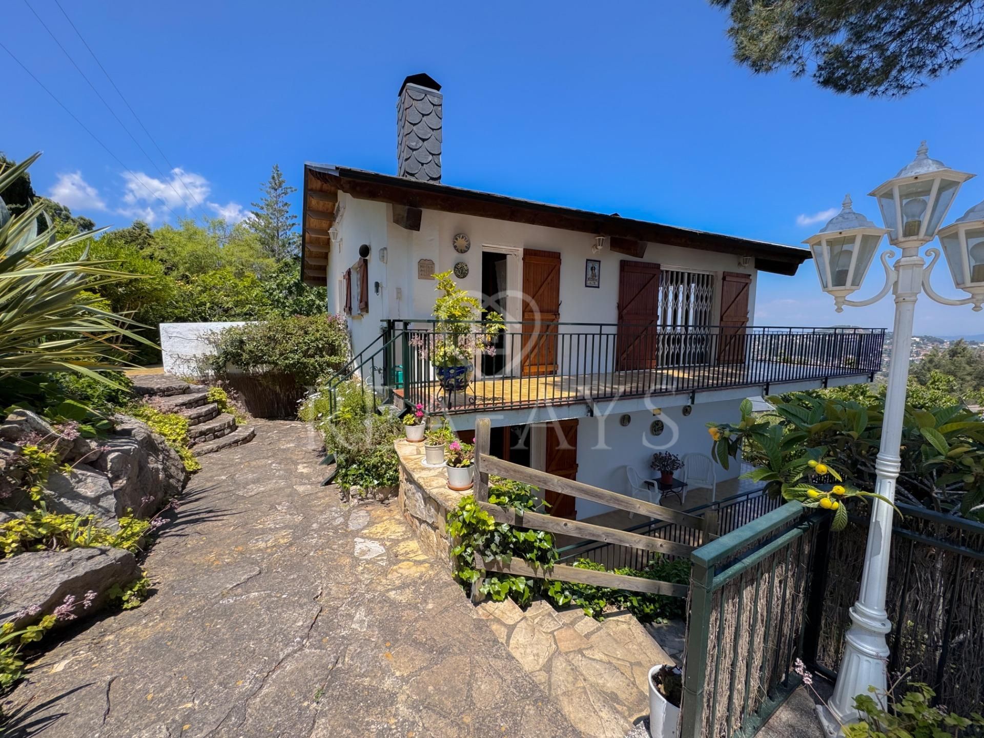 Vista exterior de Casa o xalet en venda en Vallirana amb Calefacció, Jardí privat i Terrassa