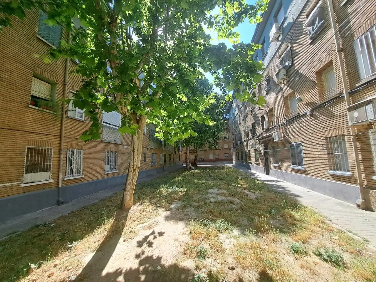 Exterior view of Flat for sale in Zaragoza  with Air Conditioner, Heating and Parquet flooring