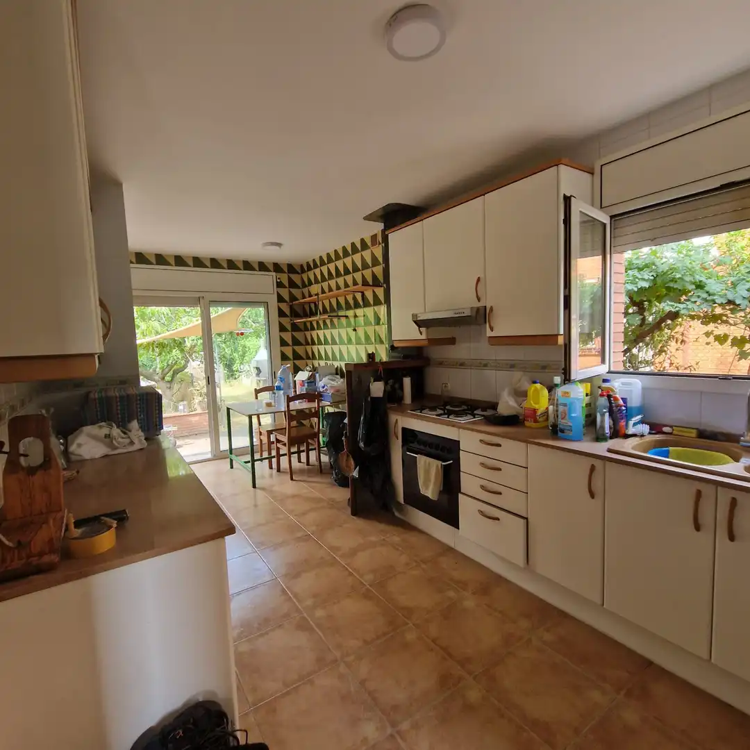 Cocina de Casa o chalet en venta en Sant Andreu de la Barca con Calefacción, Jardín privado y Parquet