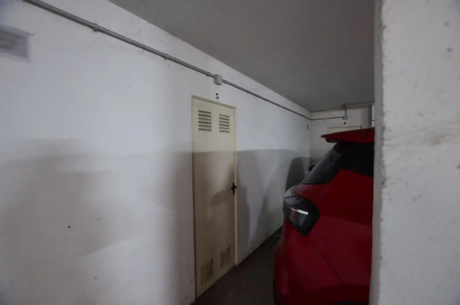 Parkplatz von Wohnung zum Verkauf in Avilés mit Heizung, Abstellraum und Schwimmbad