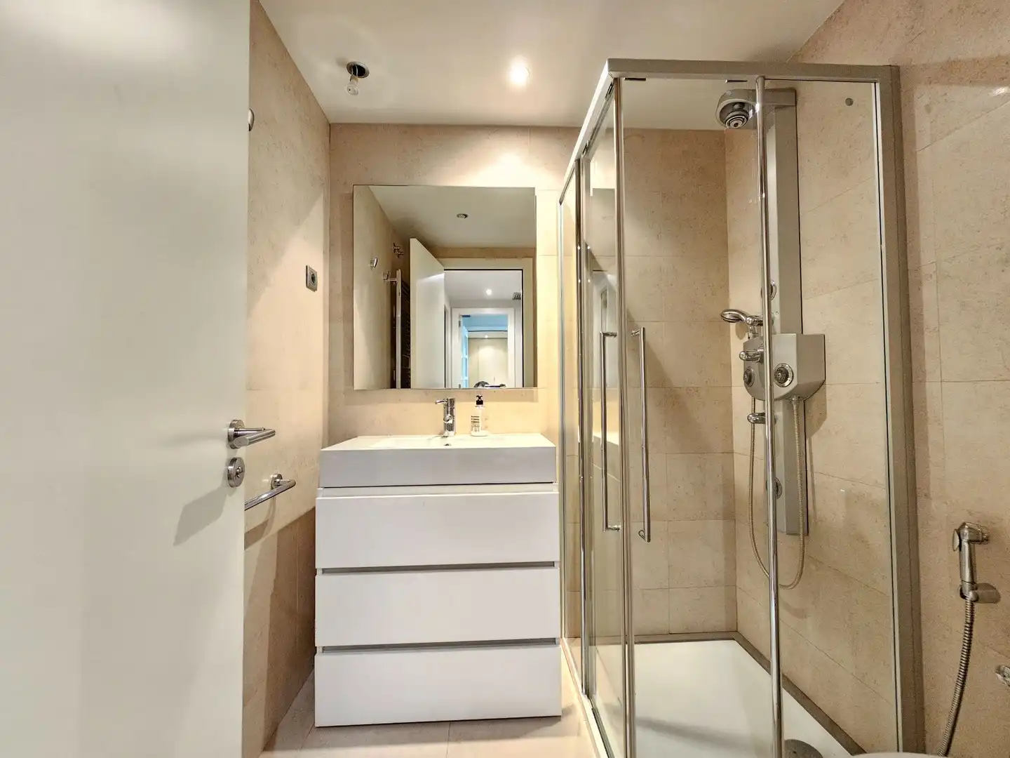 Bathroom of Flat for sale in Barcelona  with Air Conditioner, Heating and Terrace