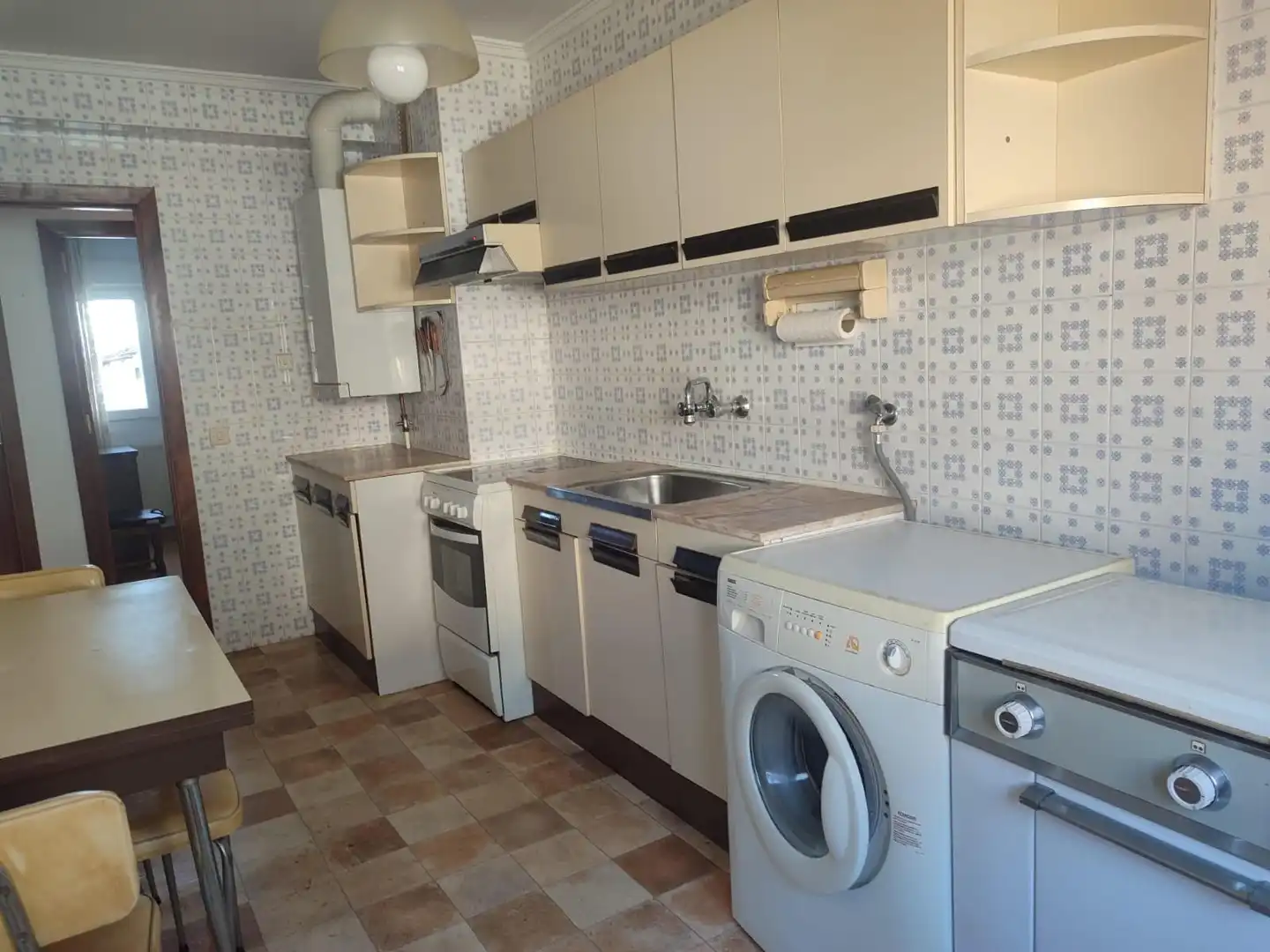 Kitchen of Flat for sale in Oviedo   with Heating