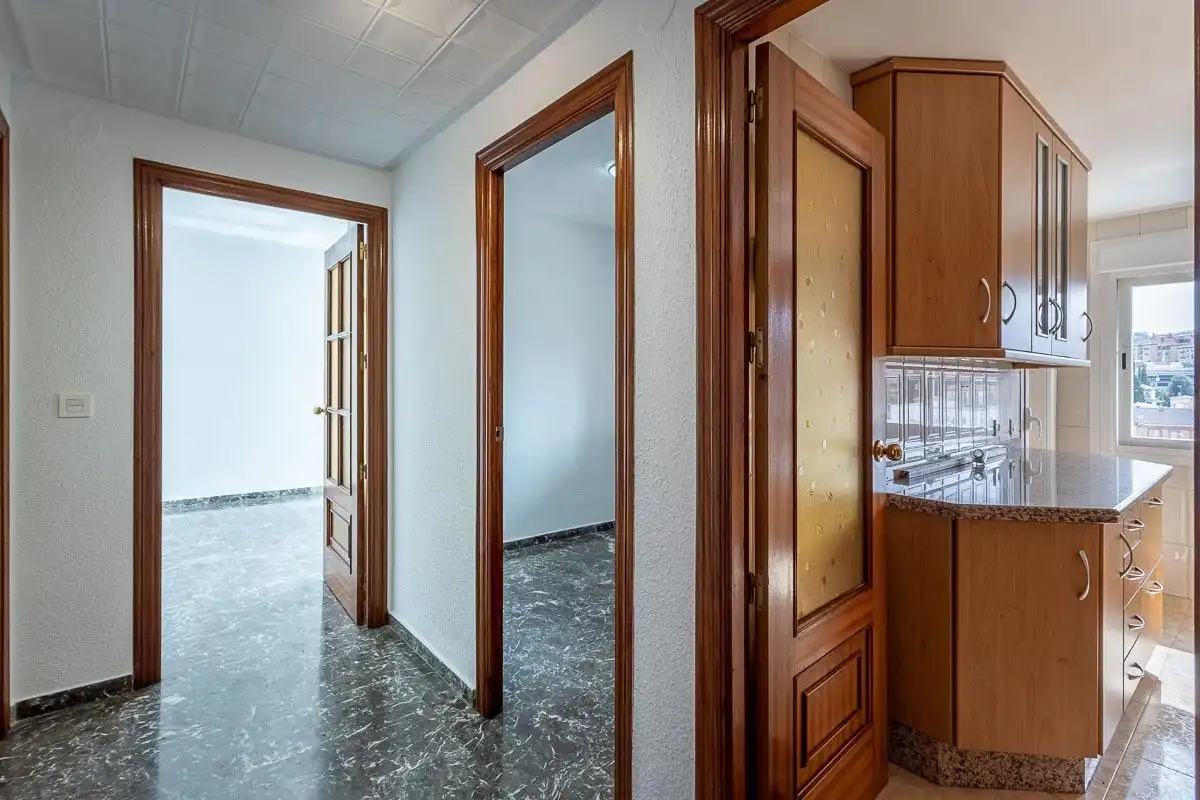 Flat for rent in Granada  with Balcony and Community pool