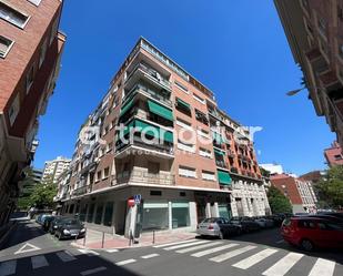 Exterior view of Flat to rent in  Madrid Capital  with Air Conditioner and Washing machine