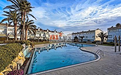 Piscina de Casa adosada en venda en Castell-Platja d'Aro amb Aire condicionat, Terrassa i Balcó