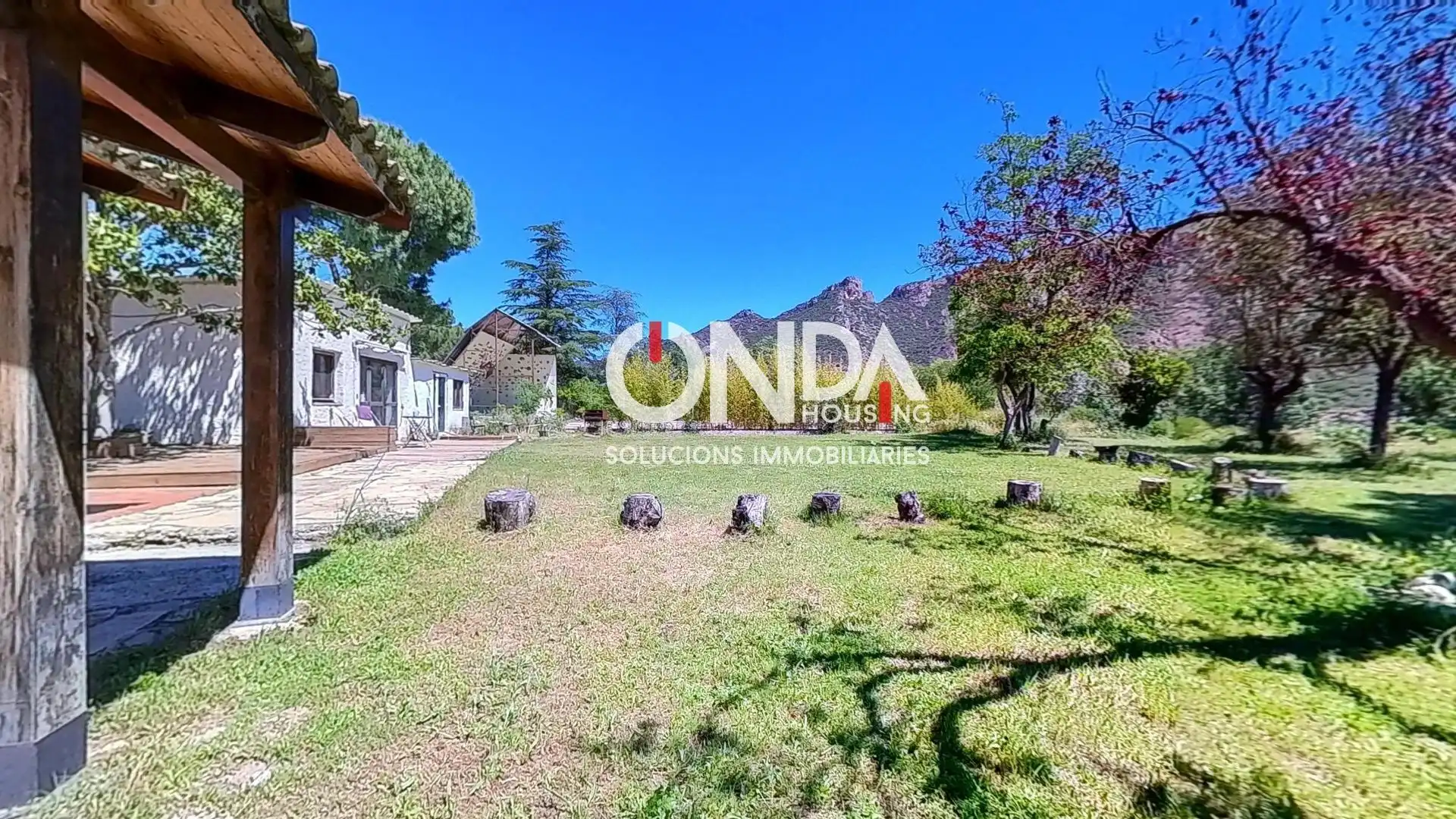 Houses for sale in Camarasa  with Heating, Private garden and Parquet flooring