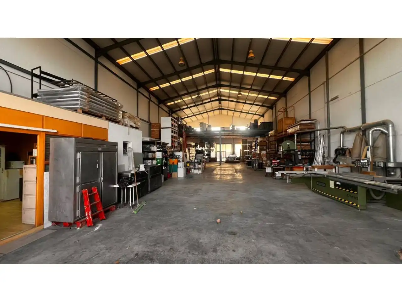 Nave industrielle à vendre à La Gineta