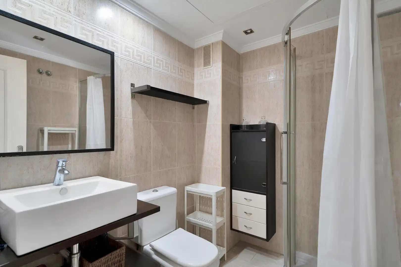 Bathroom of Attic for sale in Marbella  with Private garden and Community pool