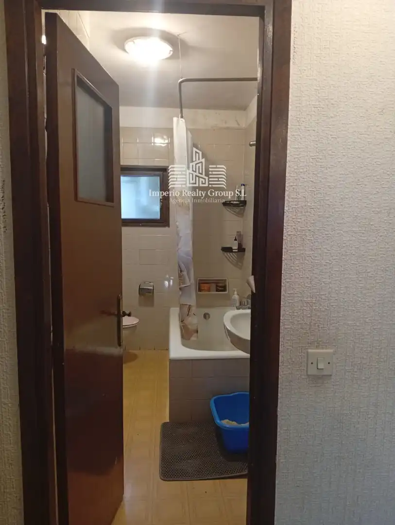 Baño de Piso en venta en Aller con Terraza y Amueblado