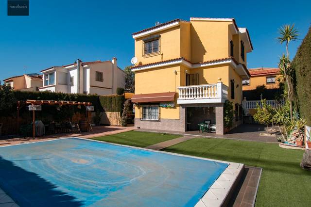 Casa-chalet en Venta en Calle Quinto Centenario, 6 en Pinos Genil