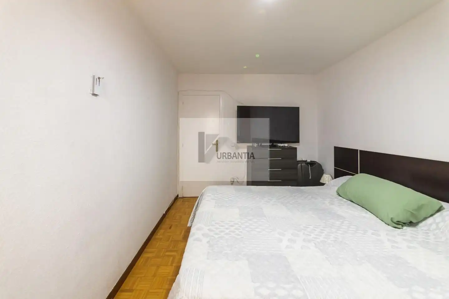 Habitación de Piso en venta en  Pamplona / Iruña con Calefacción, Parquet y Trastero