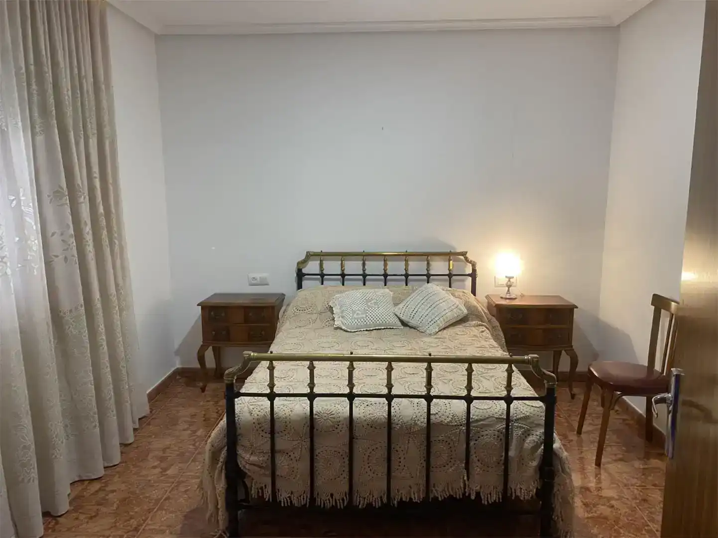 Dormitori de Casa adosada de lloguer en Abenójar amb Jardí privat, Moblat i Rentadora