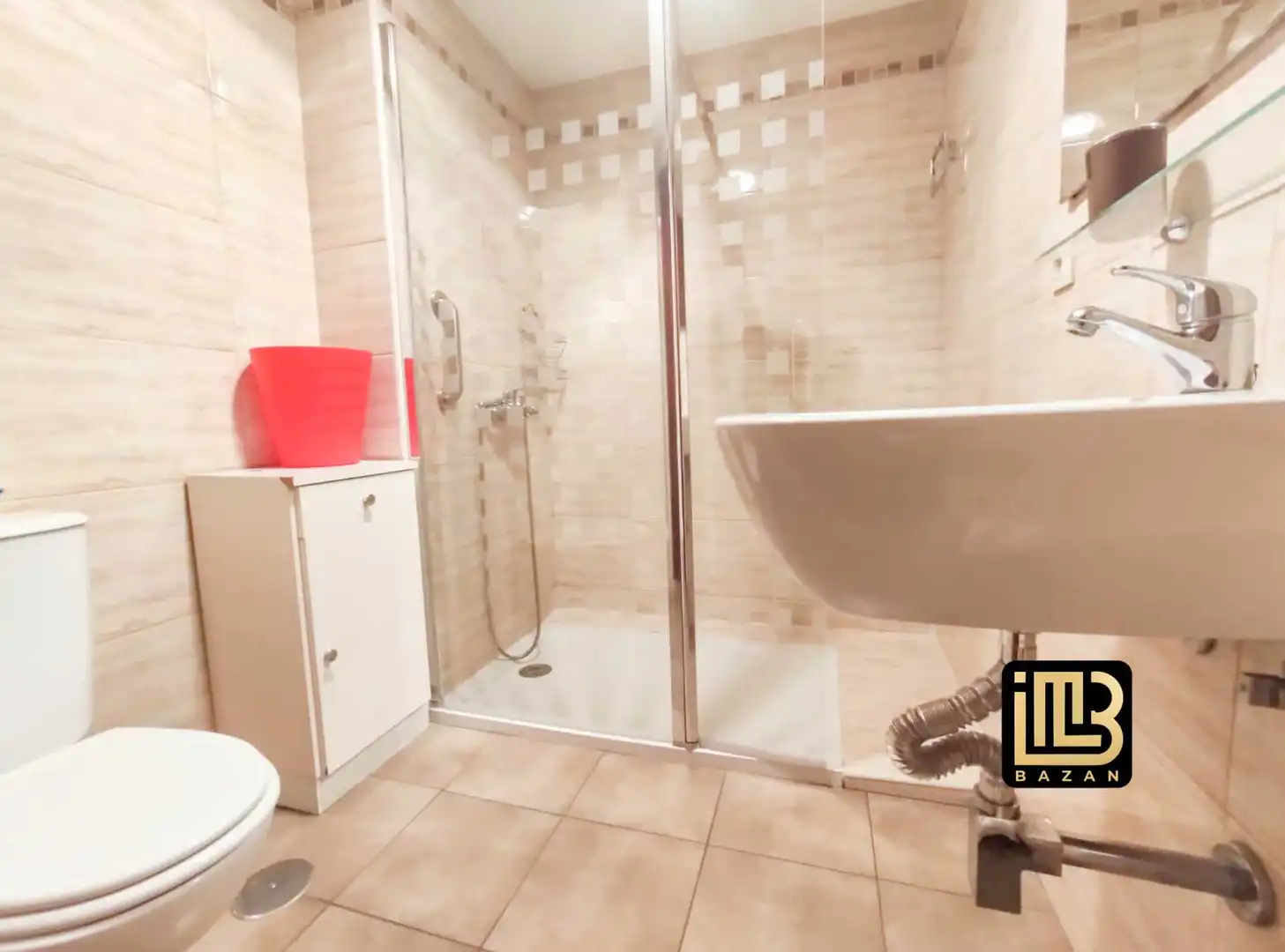 Bathroom of Flat for share in Málaga  with Air Conditioner, Furnished and Oven